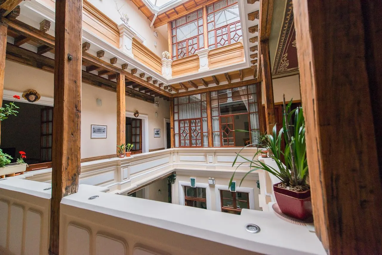 Hotel Casa El Eden Quito