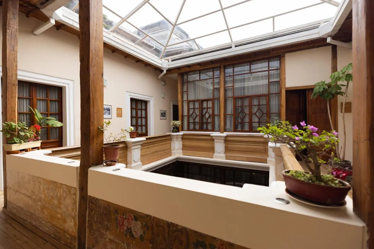 Отель Casa El Eden Кито